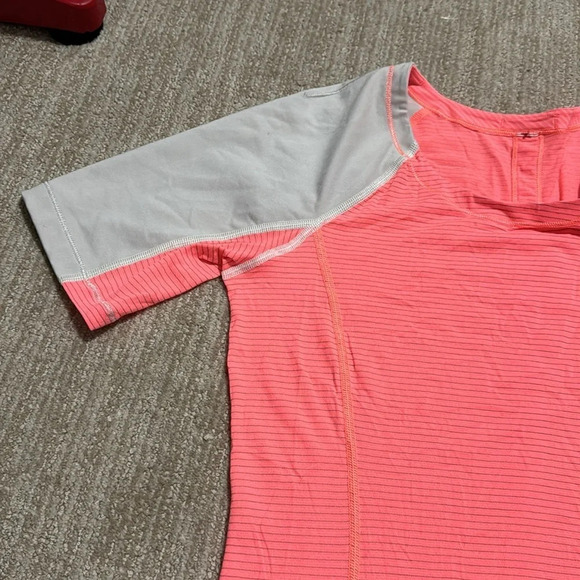 Lululemon Run Turn It Up Tee Woman's Size 6 Pop Orange Reflective Stretch Top - Picture 3 of 8